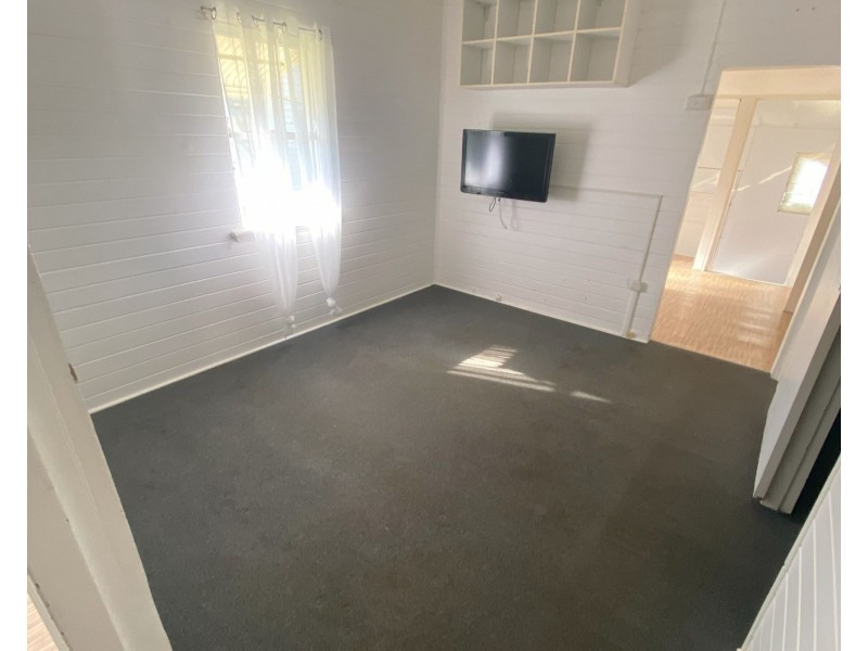 4 Windermere Street, Walkervale QLD 4670