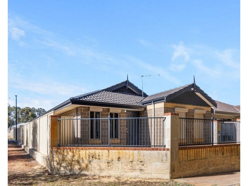 18 Dobson Lane, Eden Hill WA 6054