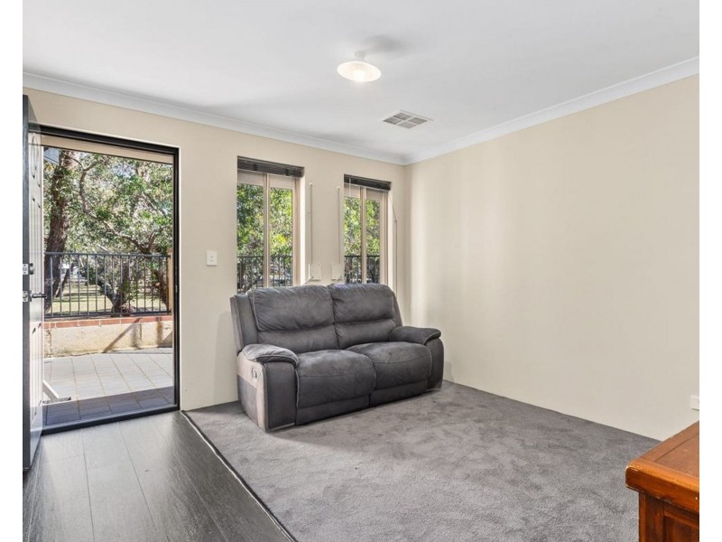 18 Dobson Lane, Eden Hill WA 6054