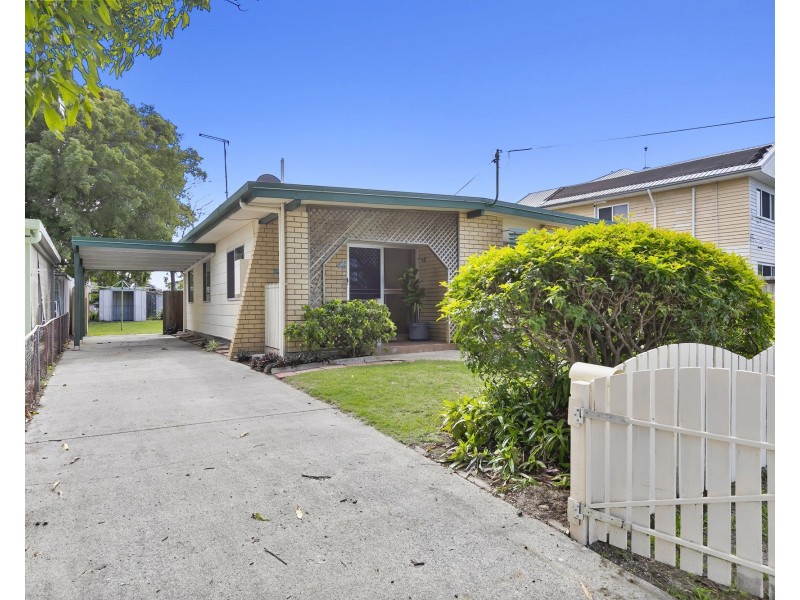 15 Dwyer Street, Beachmere QLD 4510