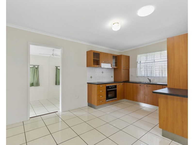 15 Dwyer Street, Beachmere QLD 4510