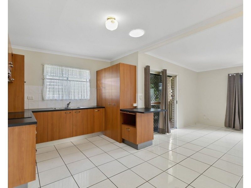15 Dwyer Street, Beachmere QLD 4510