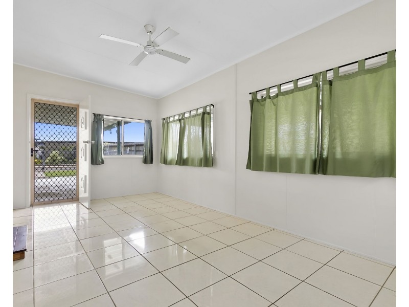 15 Dwyer Street, Beachmere QLD 4510