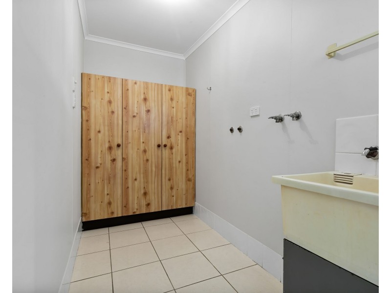 15 Dwyer Street, Beachmere QLD 4510
