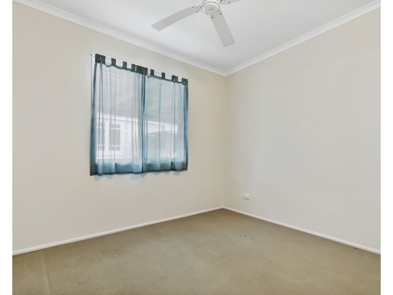 15 Dwyer Street, Beachmere QLD 4510