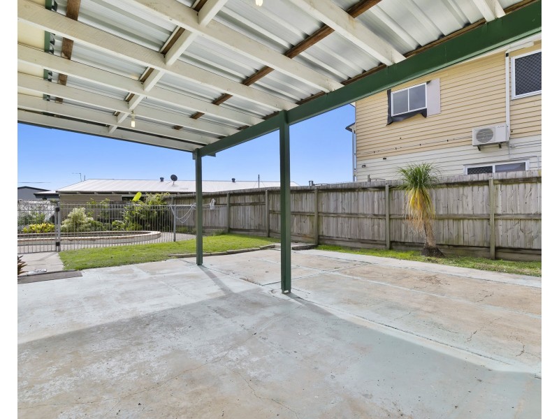 15 Dwyer Street, Beachmere QLD 4510