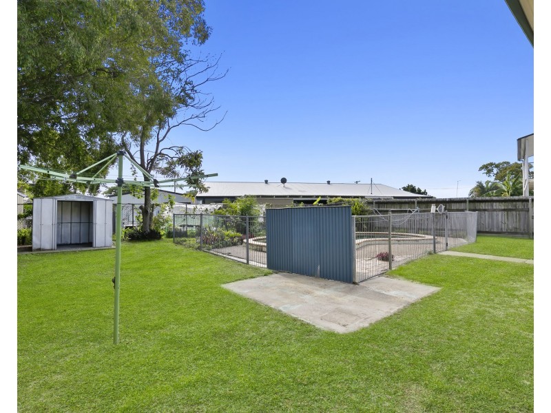 15 Dwyer Street, Beachmere QLD 4510