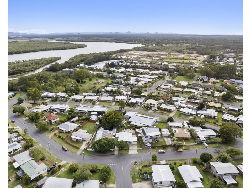 15 Dwyer Street, Beachmere QLD 4510