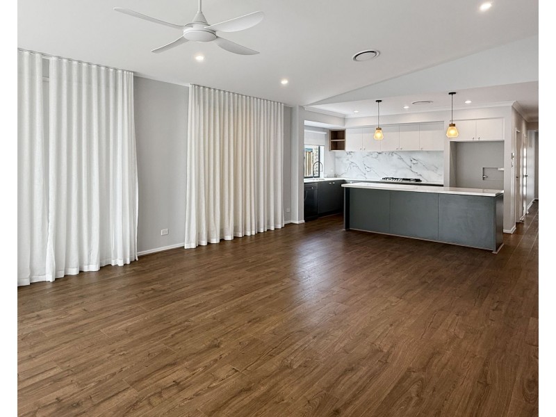 13 Gibson Street, White Rock QLD 4306