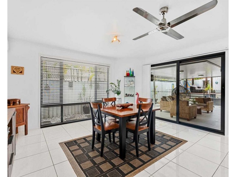 7 Irvine Street, Pacific Pines QLD 4211