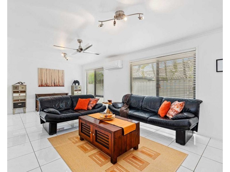 7 Irvine Street, Pacific Pines QLD 4211