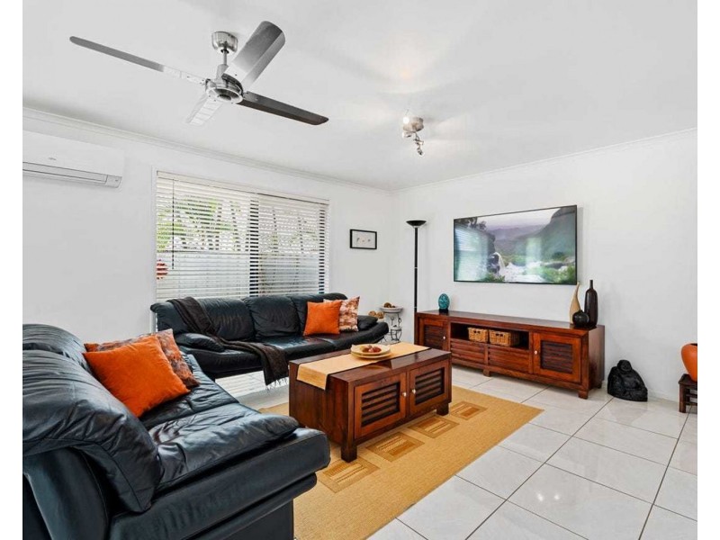 7 Irvine Street, Pacific Pines QLD 4211