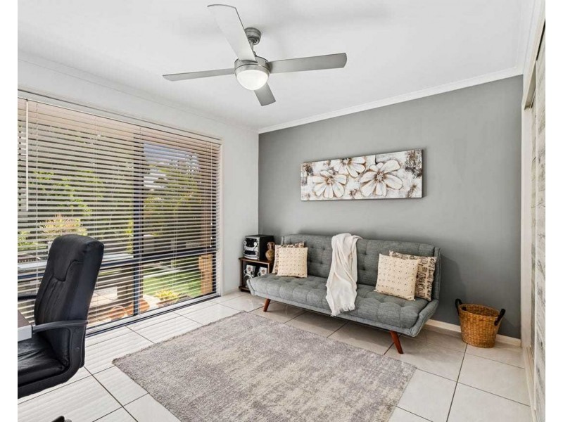 7 Irvine Street, Pacific Pines QLD 4211