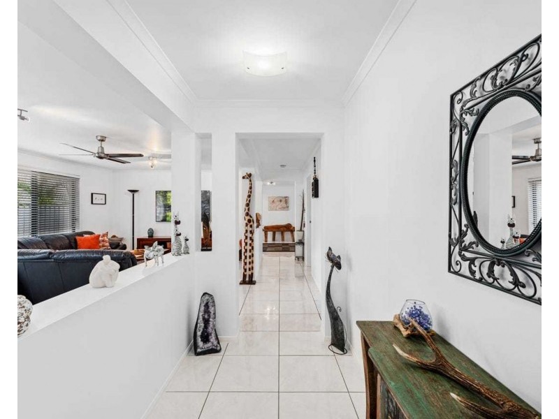 7 Irvine Street, Pacific Pines QLD 4211