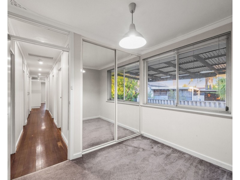 252 Belgravia Street, Cloverdale WA 6105