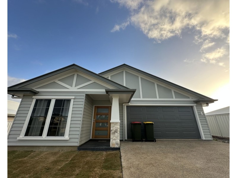 9 Coral Cove Drive, Coral Cove QLD 4670