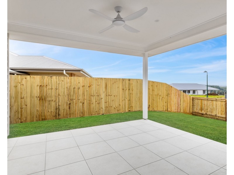 1/5 Bradbury Place, Maleny QLD 4552