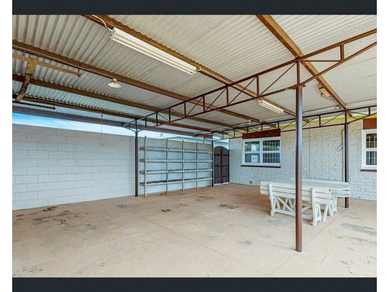 30 Dunn Road, Bundaberg Central QLD 4670