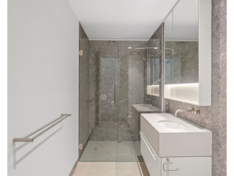 111 348-354 HAWTHORN ROAD, Caulfield South VIC 3162