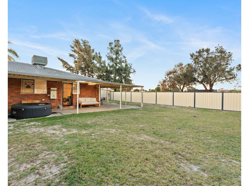 14A Young Street, Gosnells WA 6110