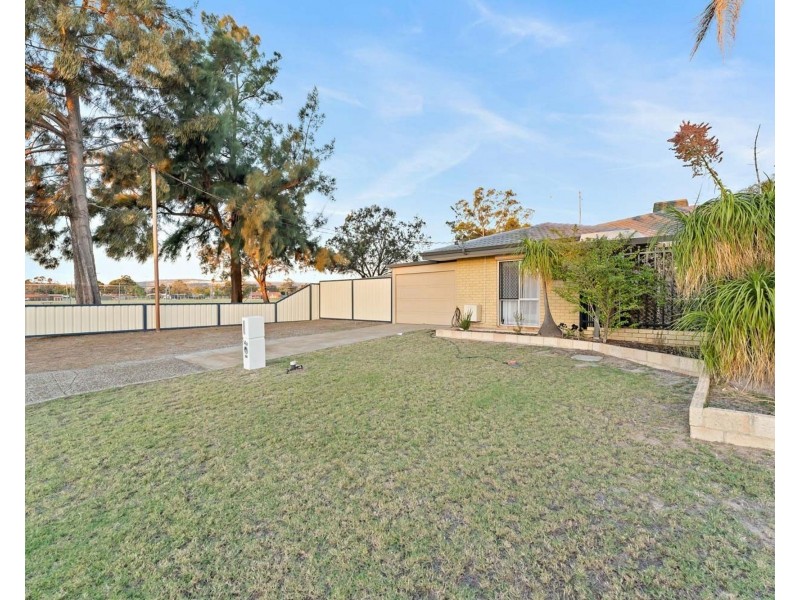 14A Young Street, Gosnells WA 6110
