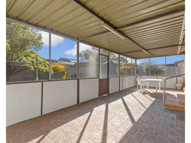 2 Godfrey Street, Queens Park WA 6107