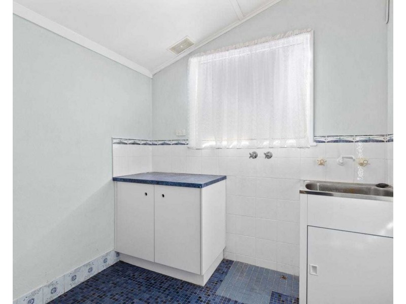 2 Godfrey Street, Queens Park WA 6107