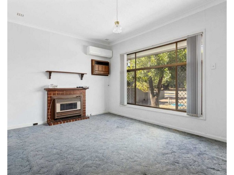 2 Godfrey Street, Queens Park WA 6107