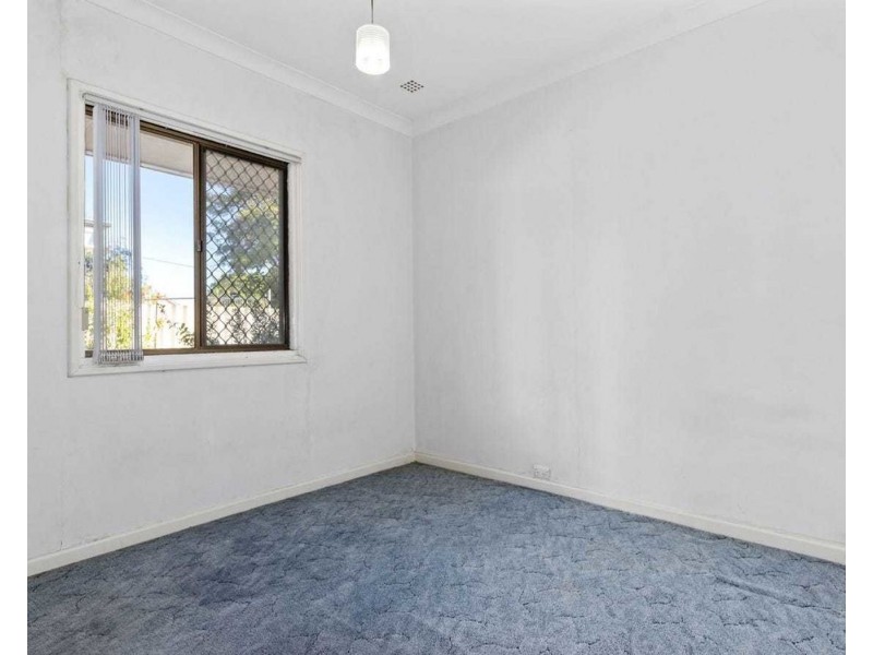 2 Godfrey Street, Queens Park WA 6107