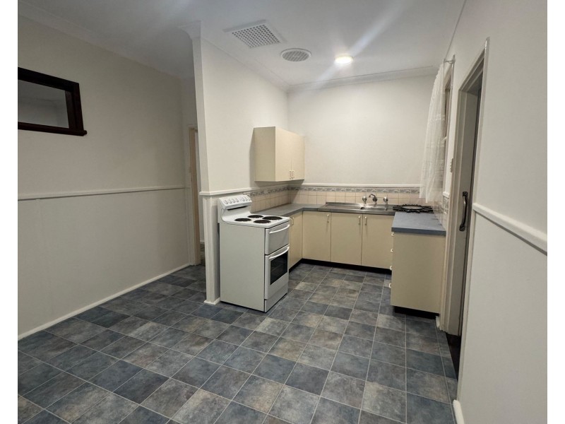 2 Godfrey Street, Queens Park WA 6107