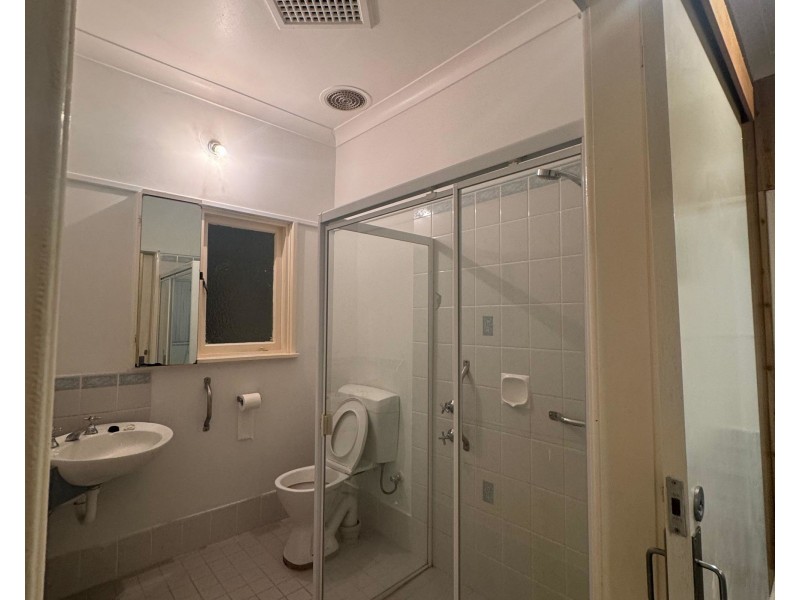 2 Godfrey Street, Queens Park WA 6107