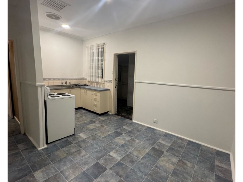 2 Godfrey Street, Queens Park WA 6107