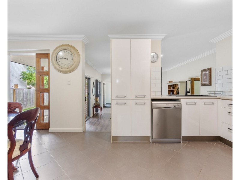 53 Victor Avenue, Paradise Point QLD 4216