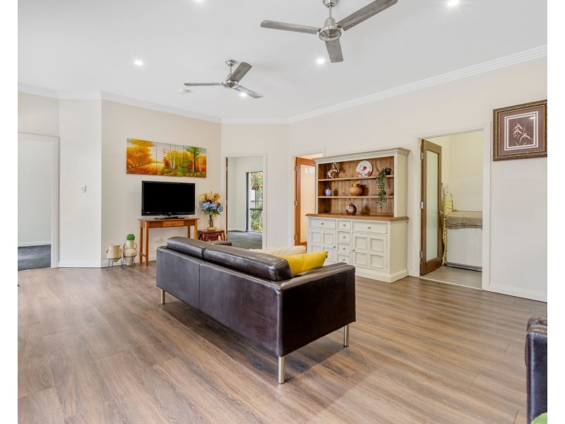 53 Victor Avenue, Paradise Point QLD 4216