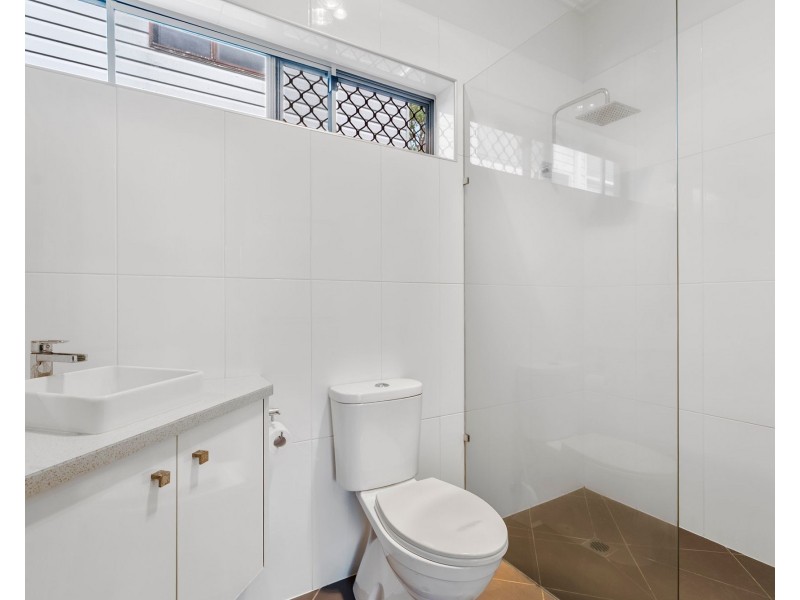 53 Victor Avenue, Paradise Point QLD 4216