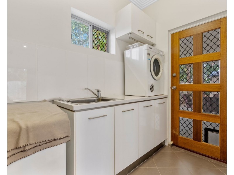 53 Victor Avenue, Paradise Point QLD 4216