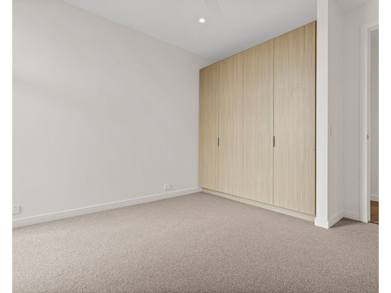 402 348-354 HAWTHORN ROAD, Caulfield South VIC 3162