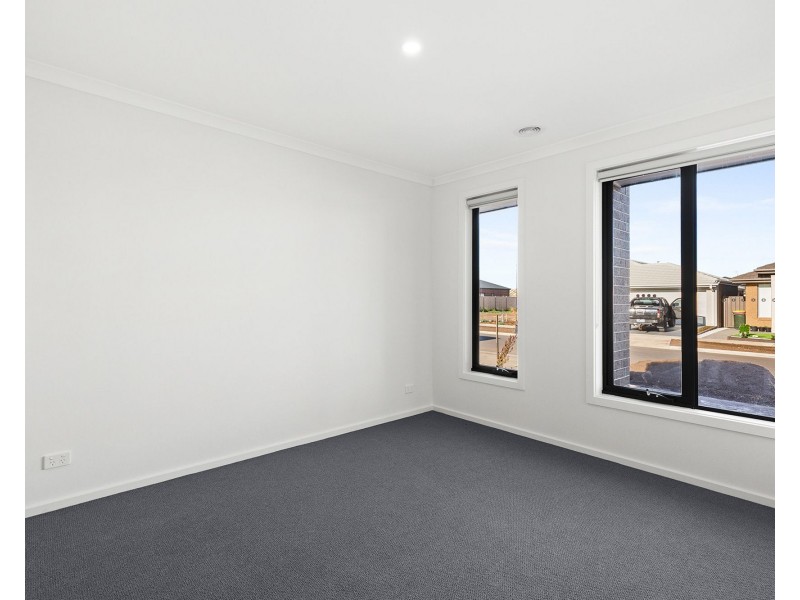 5 Bronwyn Way, Wyndham Vale VIC 3024