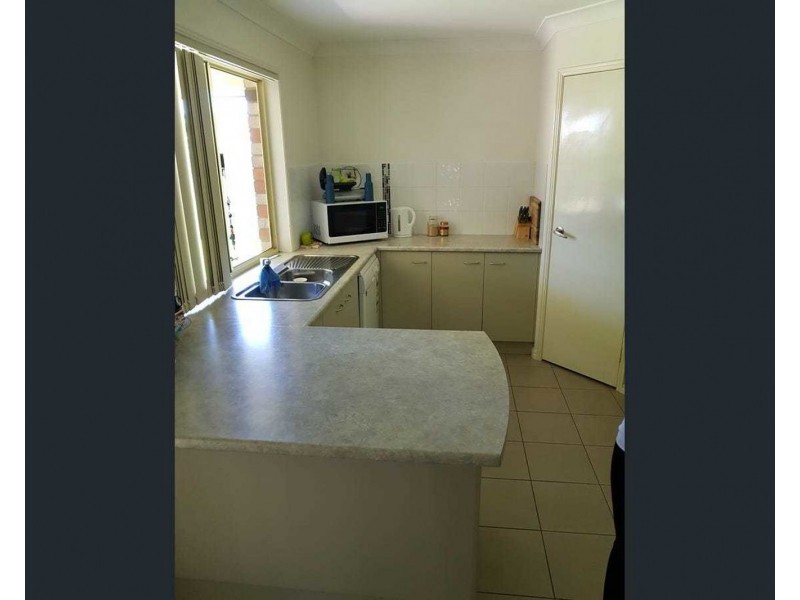 10 Broadmeadow Avenue, Thabeban QLD 4670