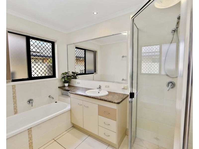 12 Charlotte Court, Kalkie QLD 4670