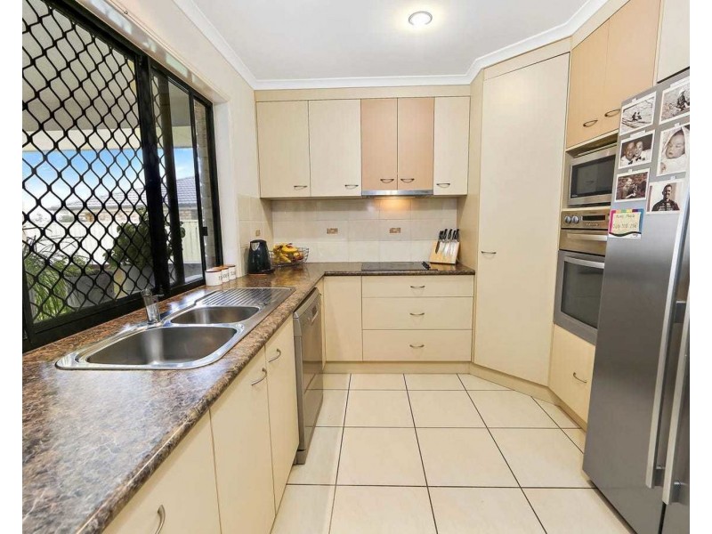 12 Charlotte Court, Kalkie QLD 4670