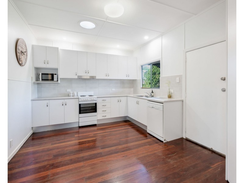 40 Dunn Road, Avenell Heights QLD 4670