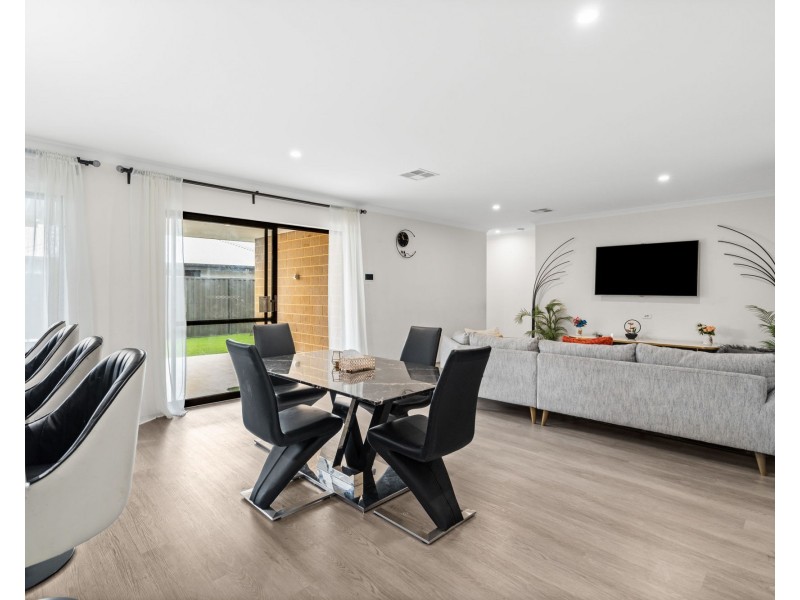 14 Barton Street, Aveley WA 6069