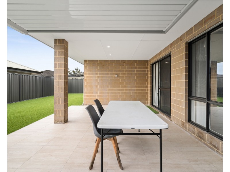 14 Barton Street, Aveley WA 6069
