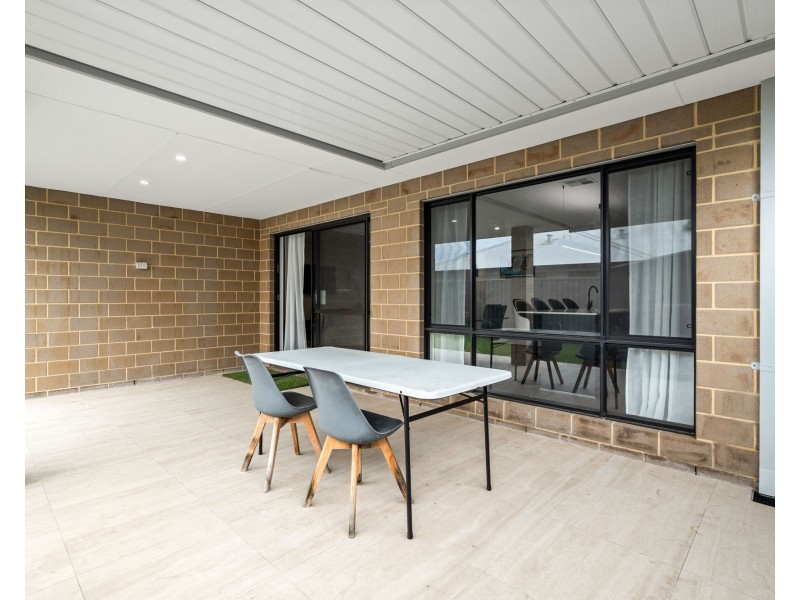 14 Barton Street, Aveley WA 6069