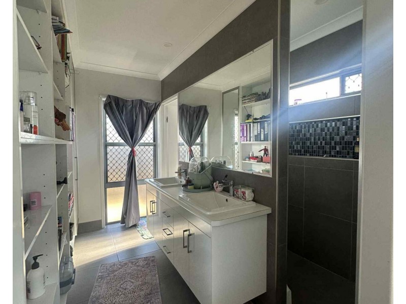 7 Zucchero Lane, Ashfield QLD 4670