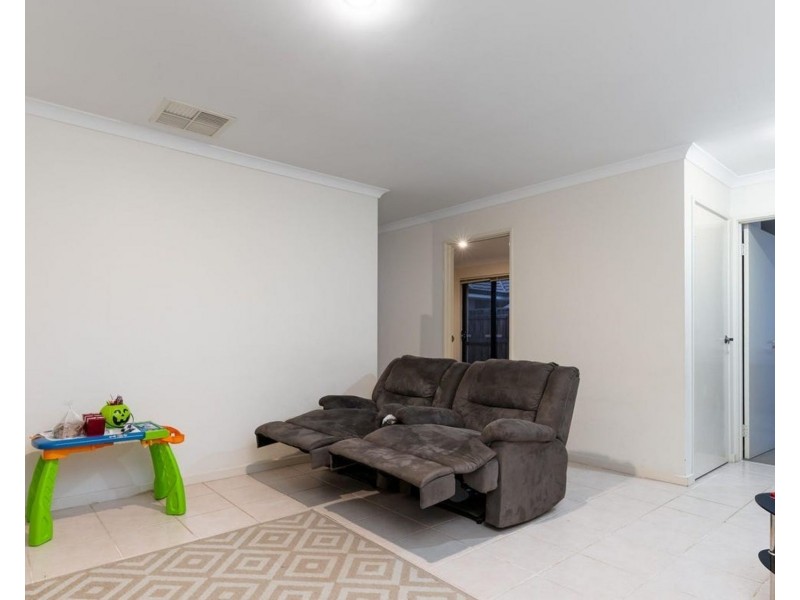 42 Musselbrook Trail, Ellenbrook WA 6069