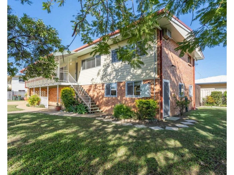 12 Lucas Street, Kepnock QLD 4670