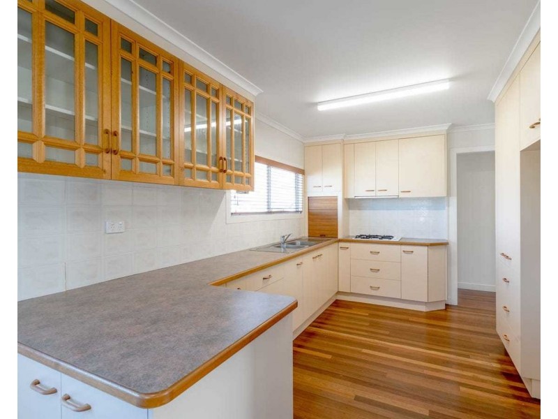 12 Lucas Street, Kepnock QLD 4670