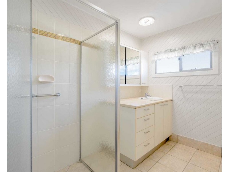 12 Lucas Street, Kepnock QLD 4670